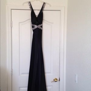 FINAL MARKDOWN Juniors' Dave & Johnny Prom/Evening Gown (3/4)